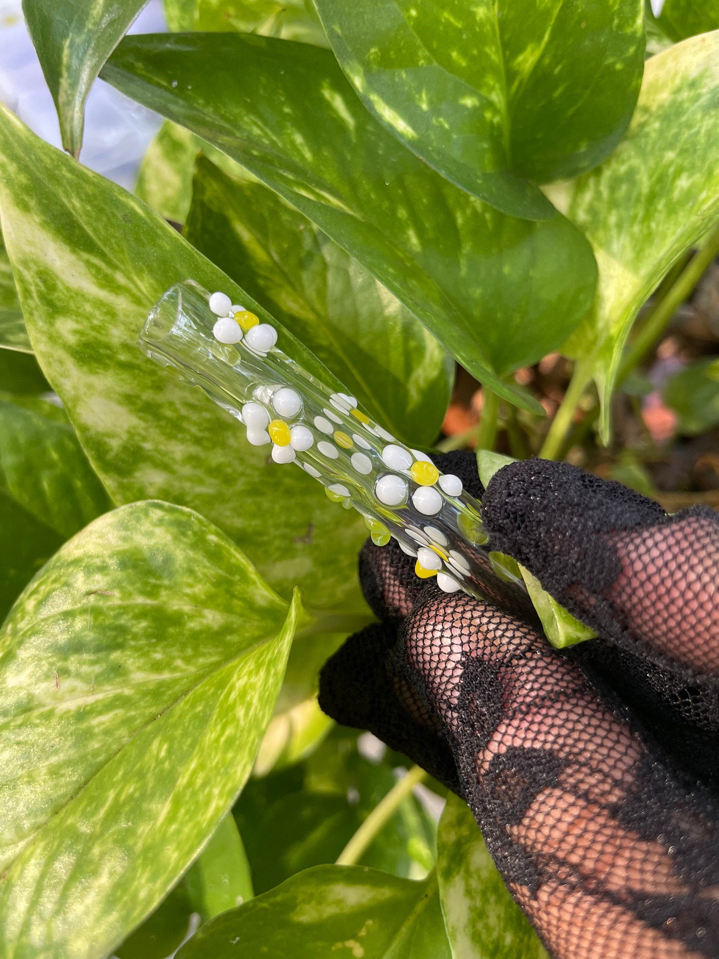 Flower Finger Saver / White flower Cigarette tip / tobacco use only / Kawaii finger saver / USA Glass / Cigarette holder