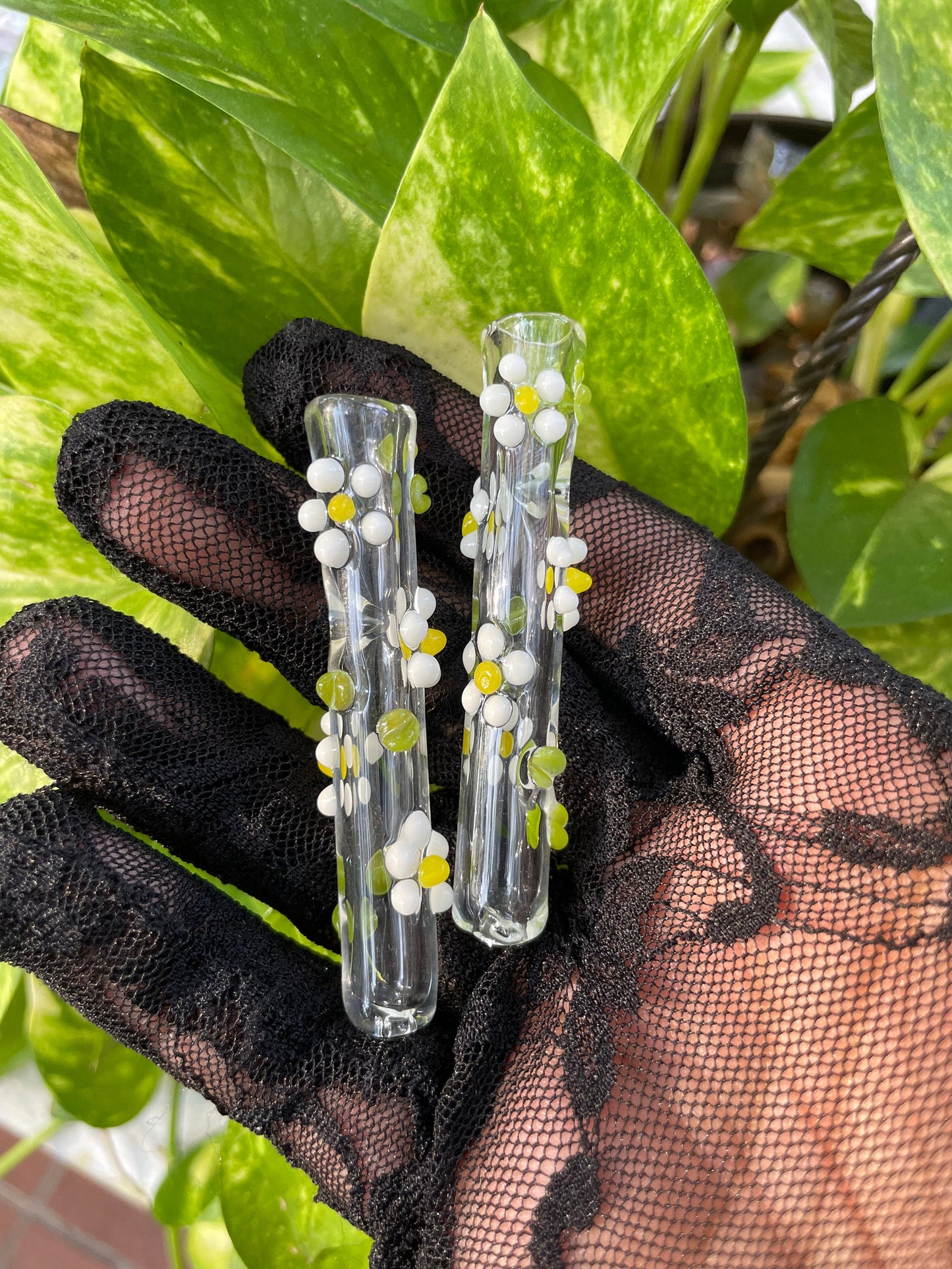 Flower Finger Saver / White flower Cigarette tip / tobacco use only / Kawaii finger saver / USA Glass / Cigarette holder