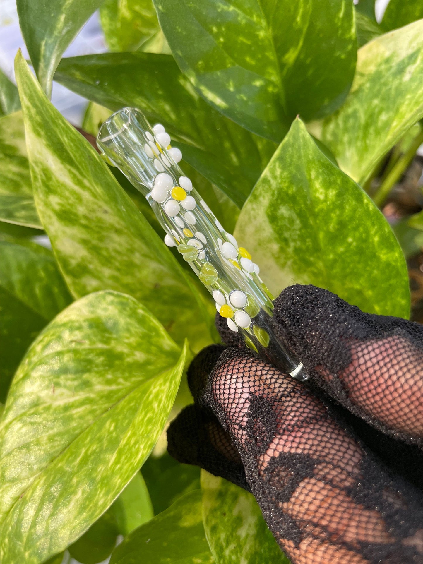 Flower Finger Saver / White flower Cigarette tip / tobacco use only / Kawaii finger saver / USA Glass / Cigarette holder
